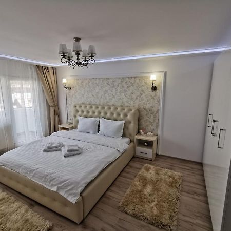 Apartament Gold Luxury Apartment Tîrgu Ocna Екстериор снимка