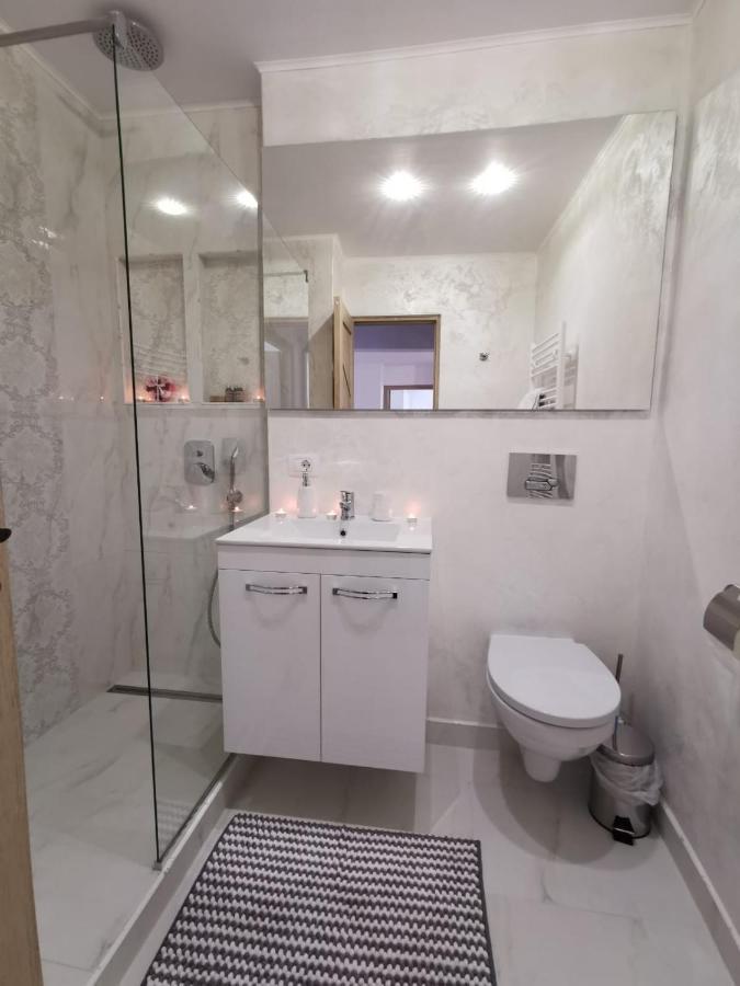 Apartament Gold Luxury Apartment Tîrgu Ocna Екстериор снимка
