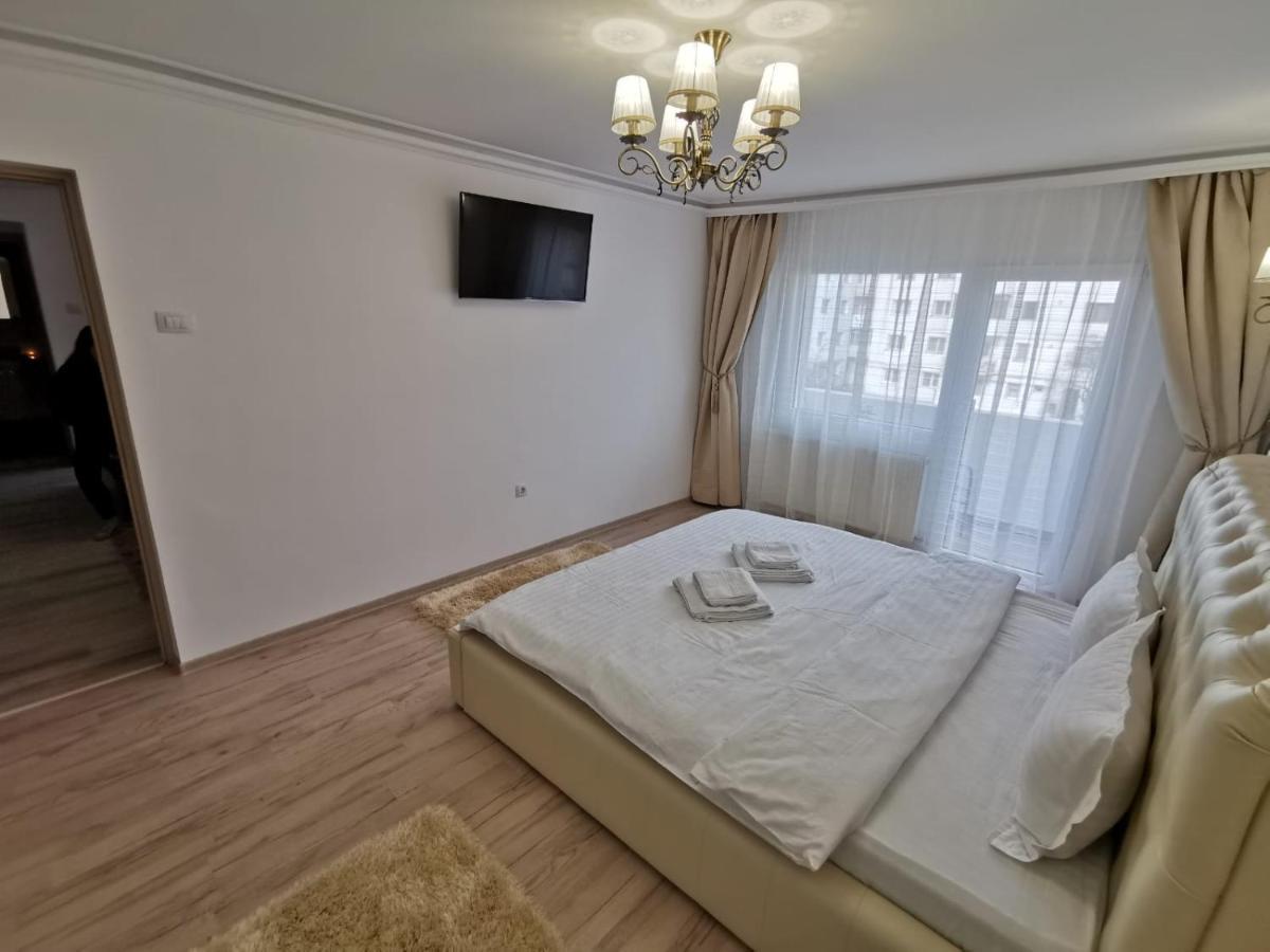 Apartament Gold Luxury Apartment Tîrgu Ocna Екстериор снимка