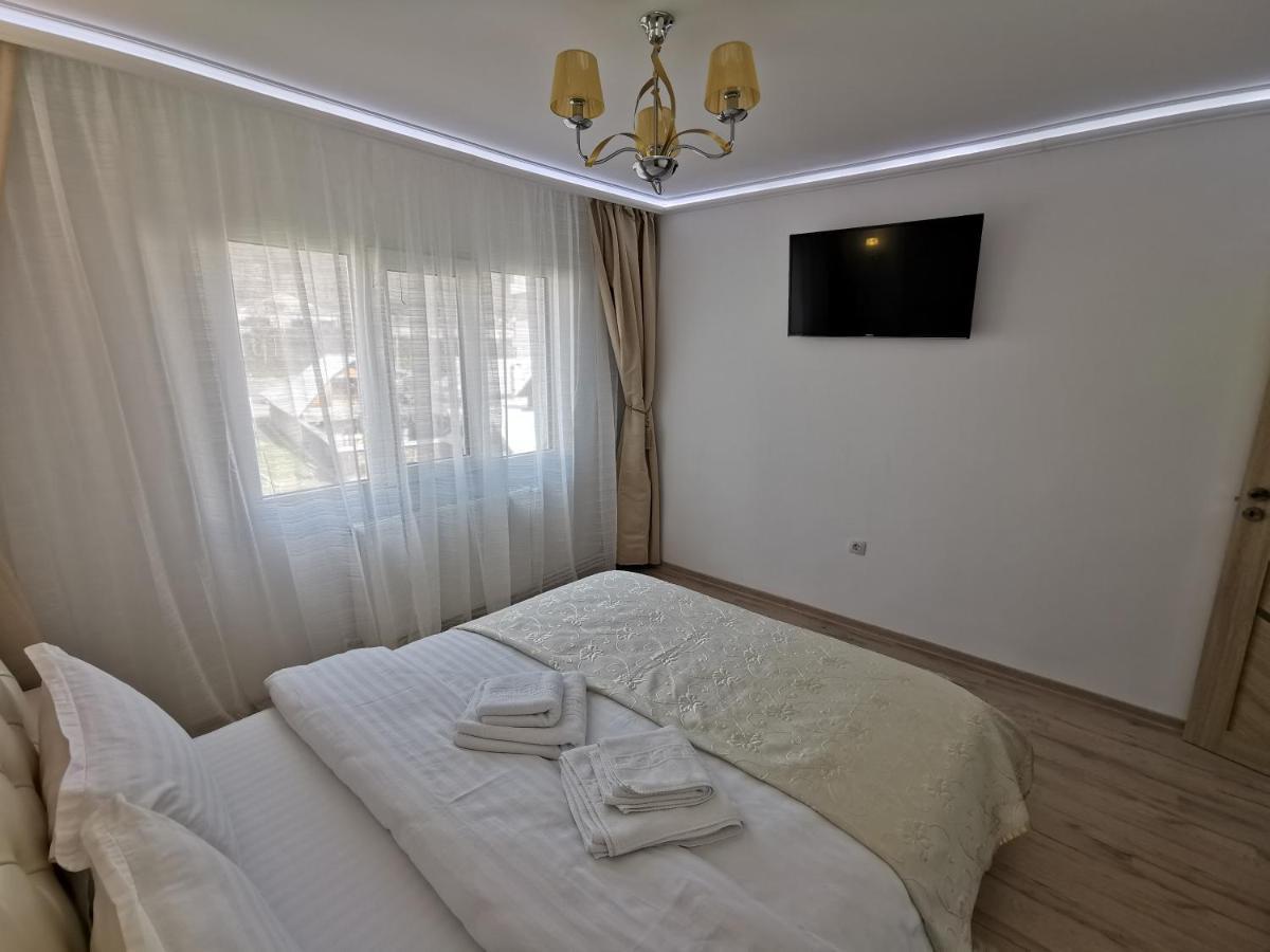 Apartament Gold Luxury Apartment Tîrgu Ocna Екстериор снимка